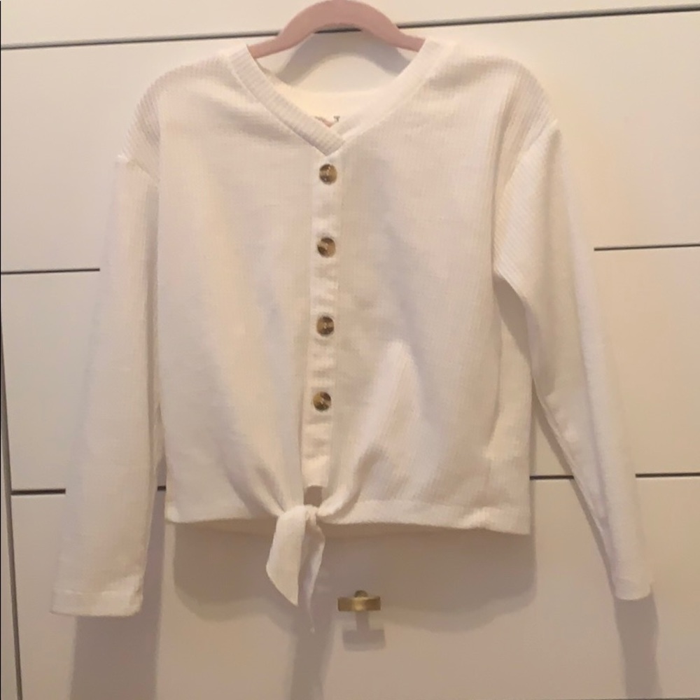 Girls white buttoned long sleeve shirt